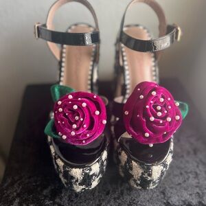 Betsey Johnson Eugene Platform Heels, SZ 9 BLACK/WHITE 
WORN ONCE